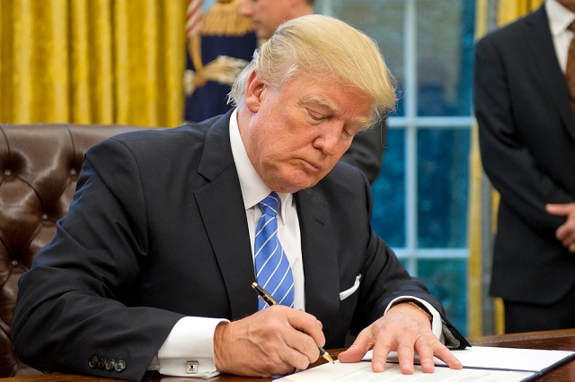 2025_9image_11_22_437595120trump