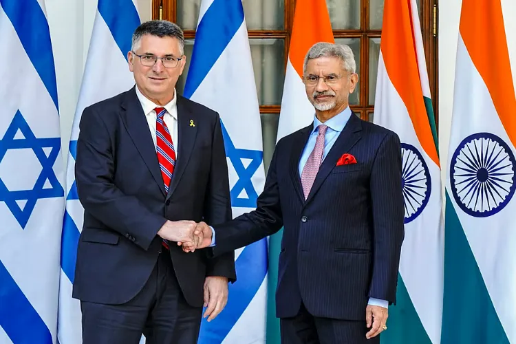 1765884616Jaishankar_arrived_in_Israel_for_a_two-day_visit_and_will_hold_extensive_talks_with_the_top_leadership.