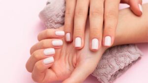 08_06_2023-summer_nails_care_23435533