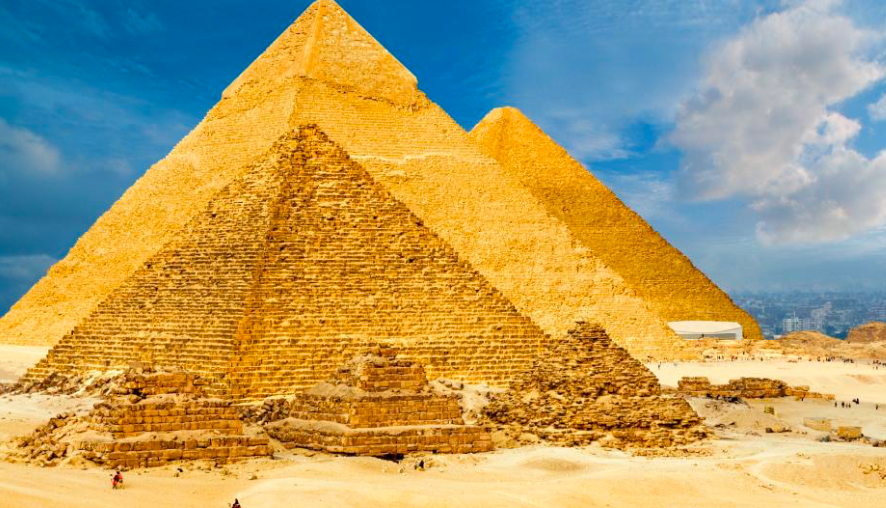 Giza_pyramids-886x508-1