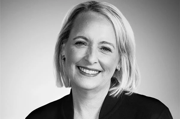 Julie-Sweet-Headshot-600x800_rad-3x2