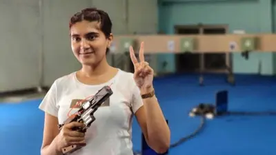 esha-singh-1763135521692-16_9